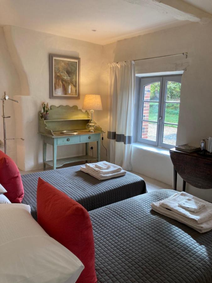 La Veillonnais Bed & Breakfast Angrie Exterior photo