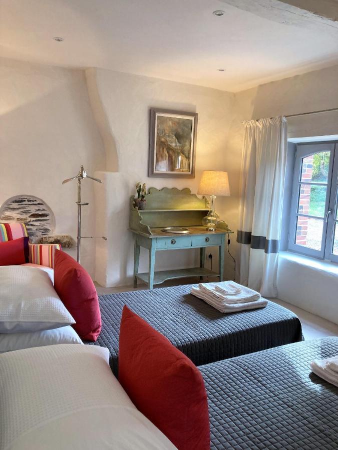 La Veillonnais Bed & Breakfast Angrie Exterior photo